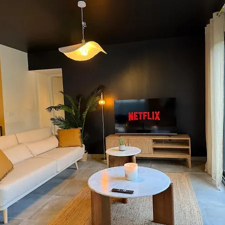 Modern House 4 Bedrooms