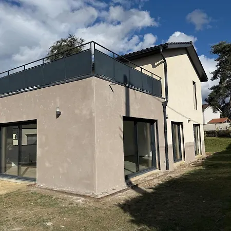 Modern House 4 Bedrooms Villa *